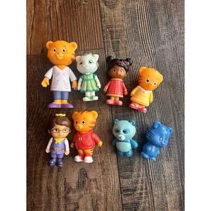 Daniel Tiger's Neighborhood PBS Figures Toys Lot of 8 Mom Daniel Margaret